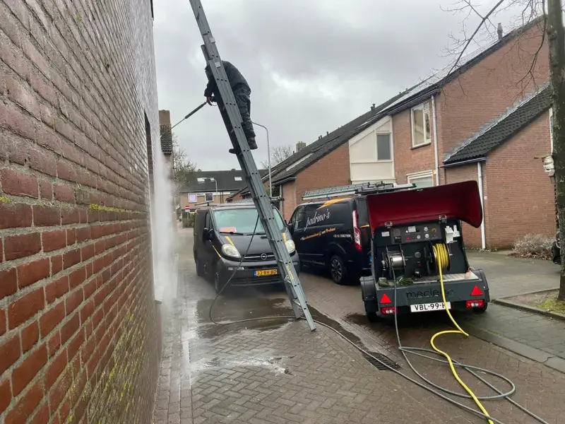 GEVEL REINIGEN